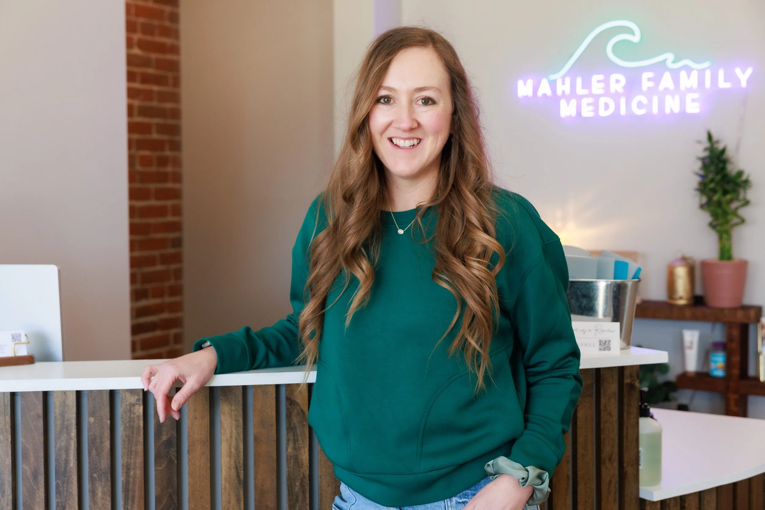 ally mahler shaklee photos