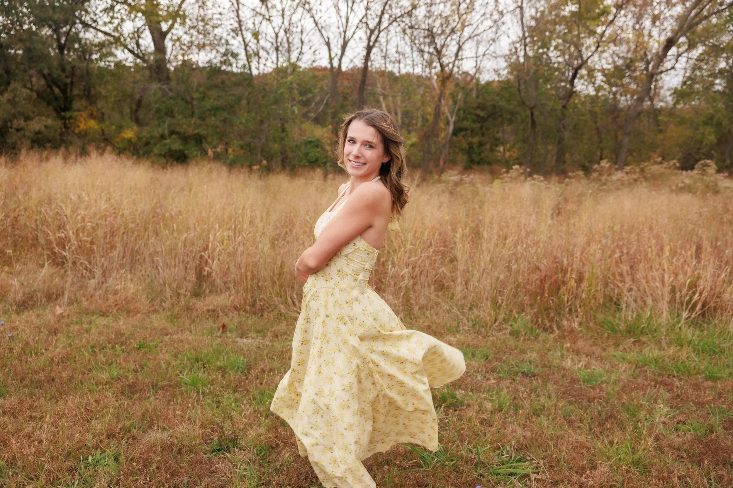 Graduation Dress Colors That Look Amazing in Senior Pictures – Class of 2027 Edition