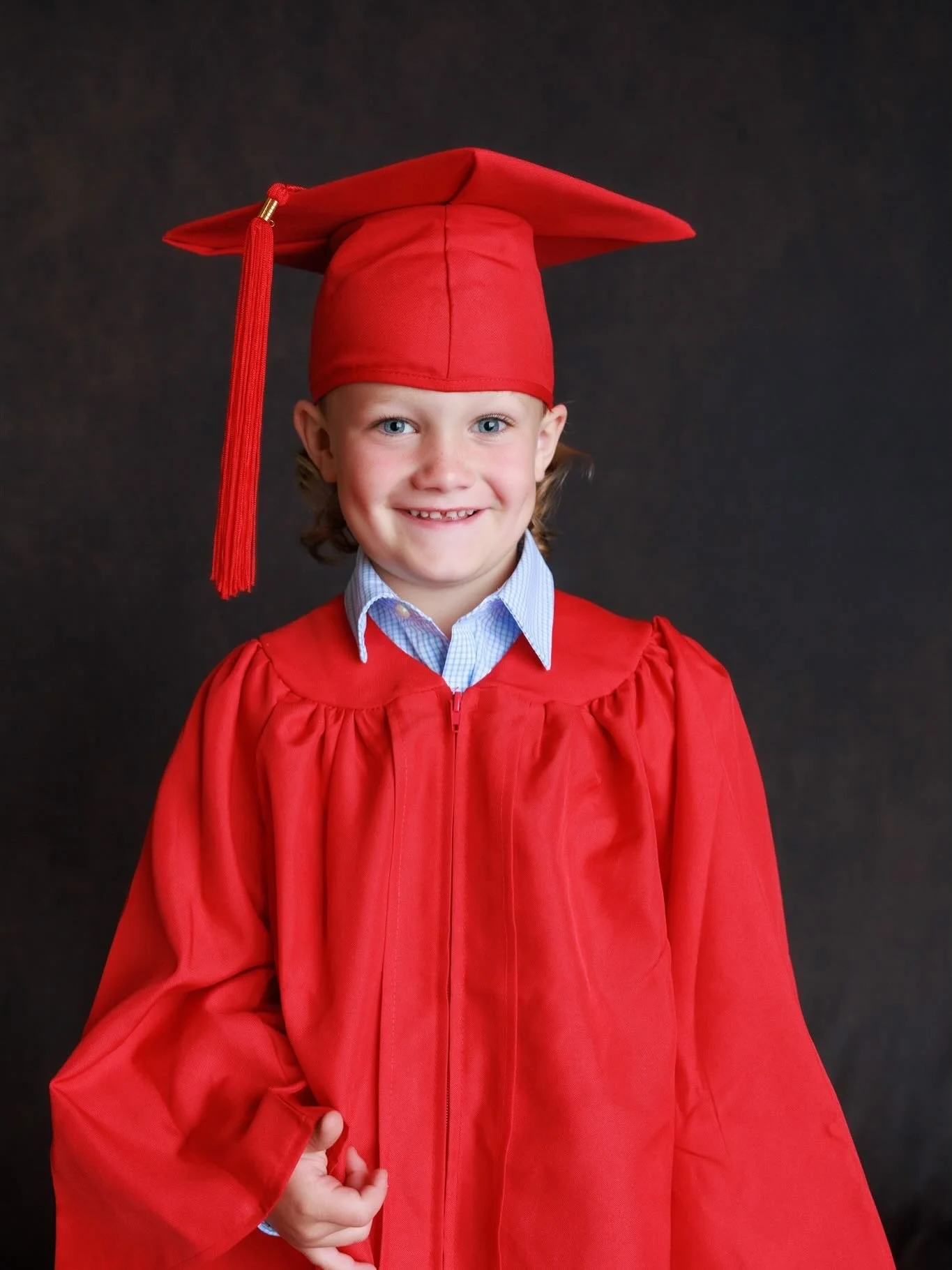 Cuteness overload!

Preschool graduation is a big milestone. These littles are ready to start their journey in the "big school". 

Want to capture this time in your child's life? I have the cap and gown and offering drop in sessions. Reach 