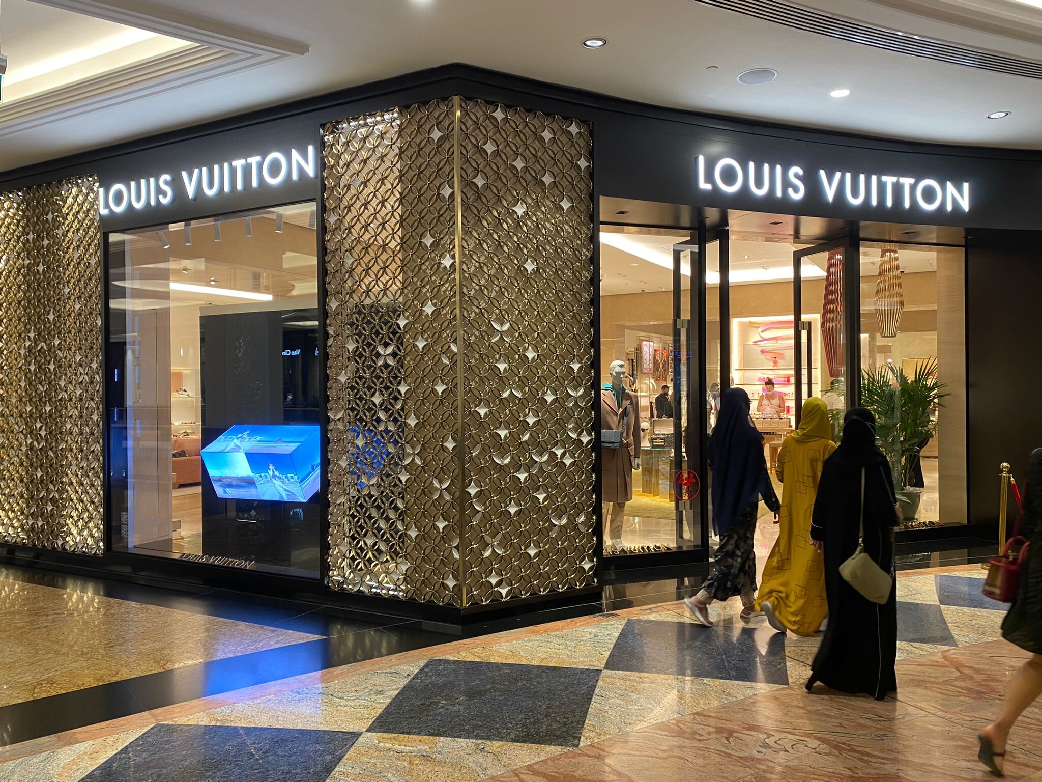 vuitton mall of