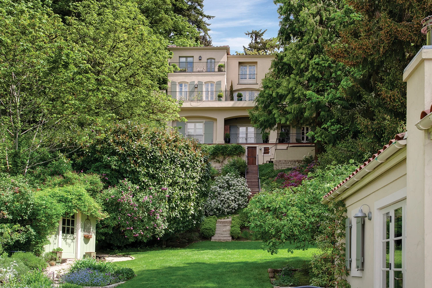 5203 82nd Ave SE, Mercer Island, listed with Jay Kipp for $6,400,000