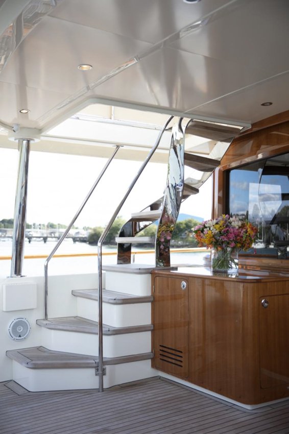 HUNT YACHTS 76 FB Innes-McGowan-_42A4518-853x1280.jpg