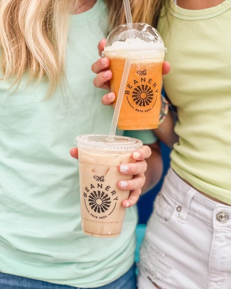 Friday's are for friends. Friends bring friends, coffee! Be a good friend and pick something up for your bestie. 

Drinks pictured here: Peach Mango Smoothie +  Iced Chai

#fridayfriends 
#bestiesbringcoffee