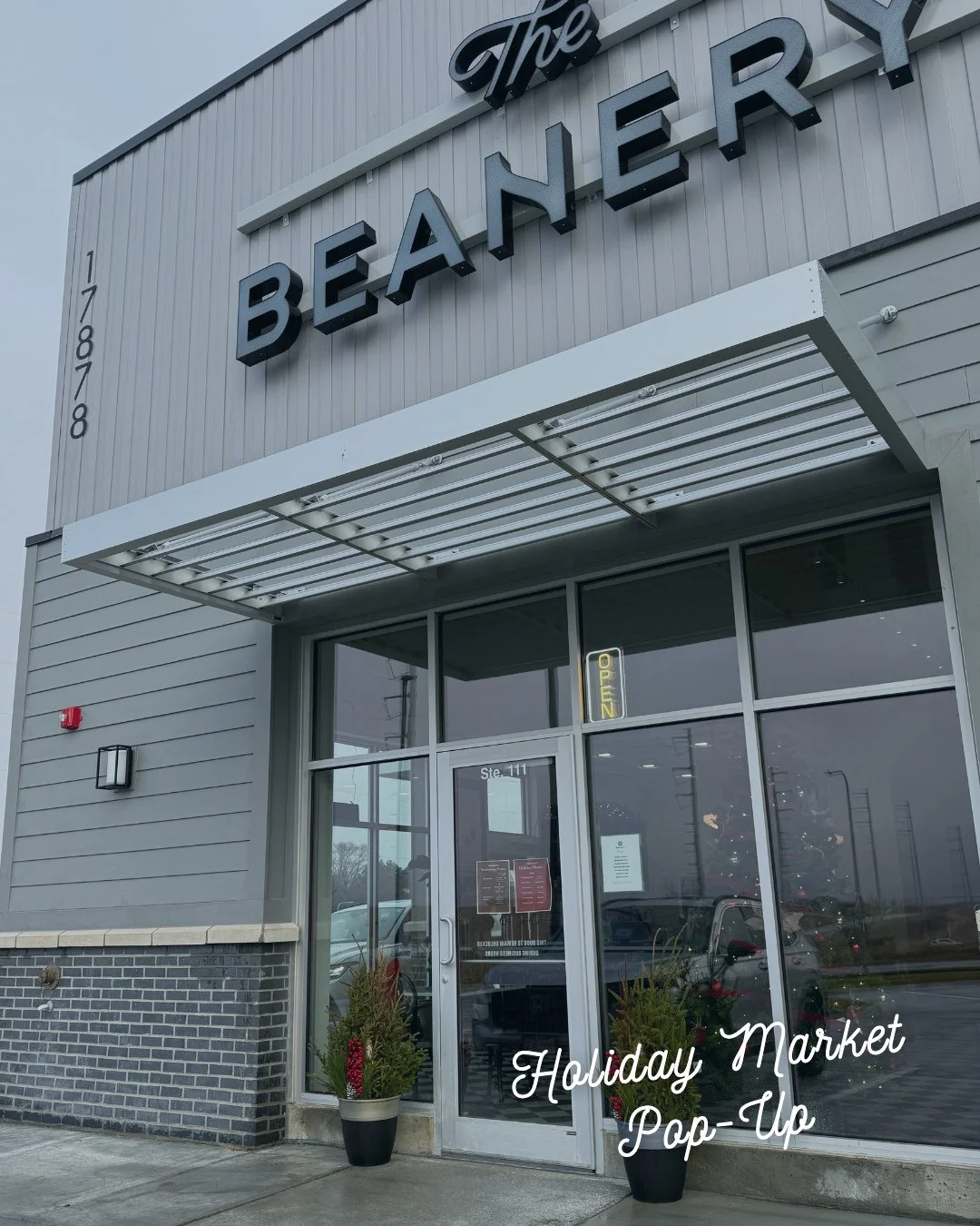 Mark your calendar! This Saturday, December 6th, 9 AM to 12 PM, we&rsquo;re bringing a Holiday Popup Market with Clothing Vendors and a Christmas Decor making event to Tiburon!⁠
⁠
🎁 SIP, SHOP, SNACK, and gift crafty with us if that is your thing!⁠
⁠