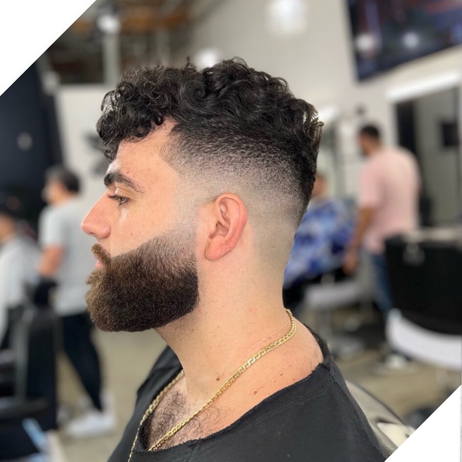 Don&rsquo;t forget to make your weekly appointment on the Fresha App. Convenient and free!
.
.
.
.
.
.
.
.
.
#barbershop #glendale #losangeles #americana #buzzedbarbers #burbank #eaglerock #barbers #barber #lacanada #westhollywood #beverlyhills #silv