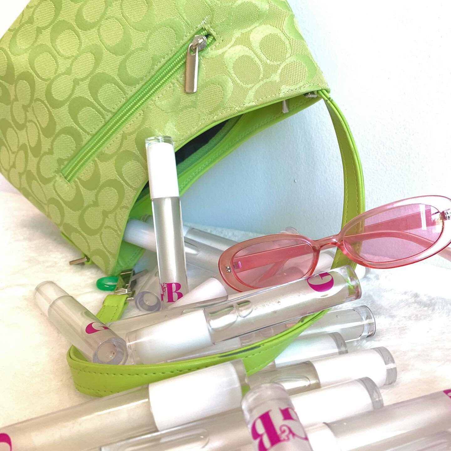 Tomorrow @12:21 PM 💚

Our clear gloss is in the flavor &ldquo;Cookie Dough&rdquo; and smells amazing 🍪