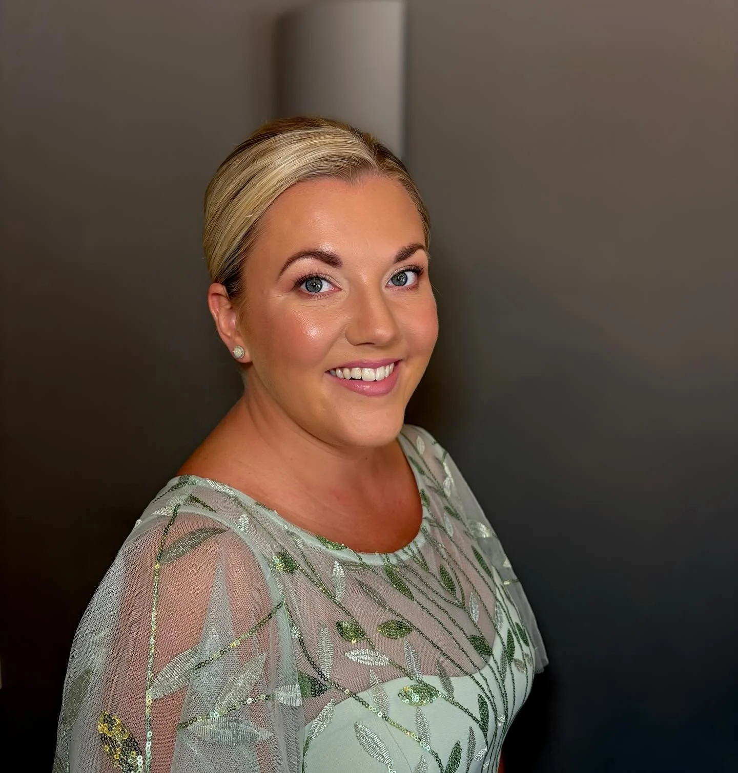 Corinne&rsquo;s Bridesmaids ✨ 

&bull; 

Makeup by me @bkbeauty.bridal 
Hair by @weddinghairbysianredmond 
Venue @hanburybarnsvenue 

&bull; 

#makeup #makeupartist #midlandmua #bridalmakeup #bridesmaidsmakeup #weddingmakeupartist