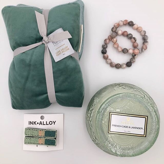 Mother's day is tomorrow!
If you haven't gotten a gift yet, or still need a little something, we have all sorts of fun things!
Come see us and remember we can gift wrap!
.
.
.
.
#yolo #yoloclothing #yoloinsalida #shopsalida #shoplocal #supportlocal #