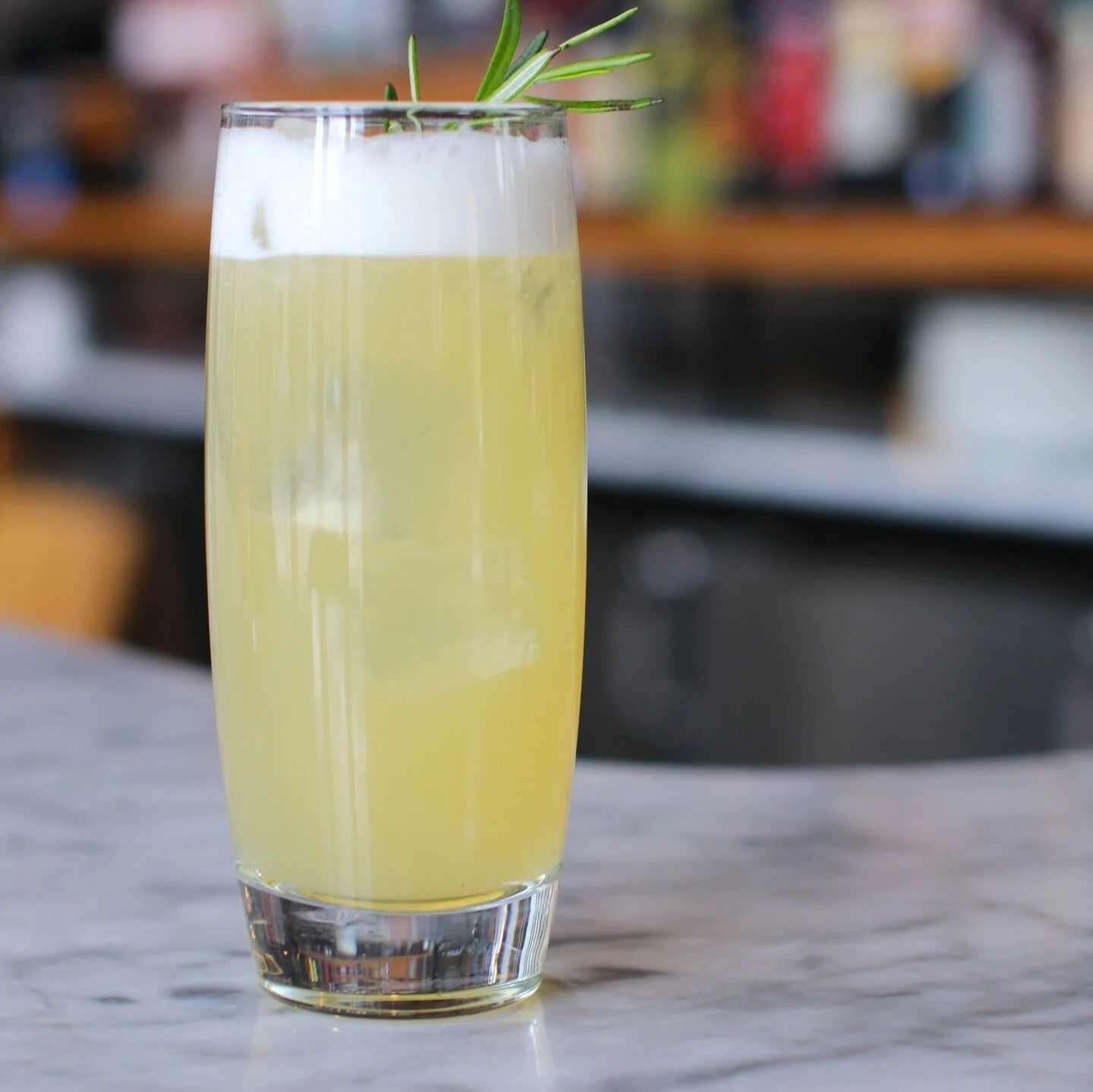 Toast to a ✨️sparkling start with our 'Zero Zero Zero' mocktail - the perfect sip for a vibrant Dry January!⁠
⁠
chamomile tea, pineapple, ginger, cranberry, soda⁠
⁠
#dryjanuary #minusmonth ⁠
#alcoholfree