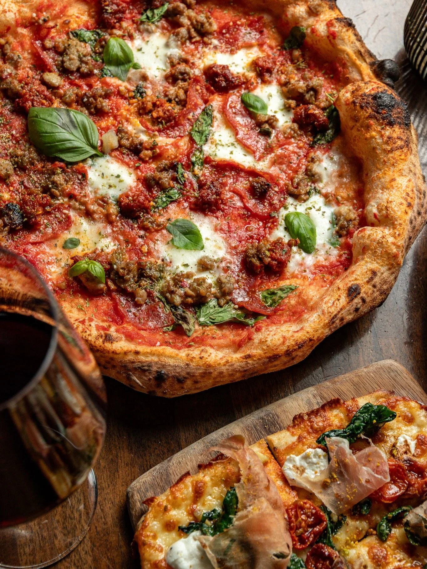 Bears Sunday = Pizza Sunday 🍕🐻 Dine in or take it home&mdash;either way, it&rsquo;s a win. #beardown 

cdvolpe.com