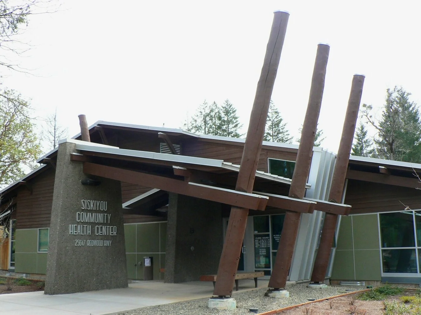 cave-junction-medical-center.jpg