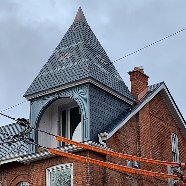 The scaffolding is finally down and the outcome of this slate roof in Cabbagetown looks great. We used  @northcountryslate unfading black, green and red slate to recreate the original pattern and stars. -
-
- 
#slate #roofer #torontolife #skilledtrad