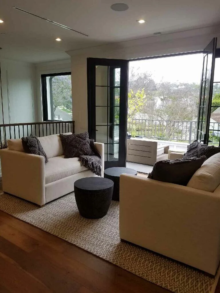 Ross & Nina Sitting Room.JPG