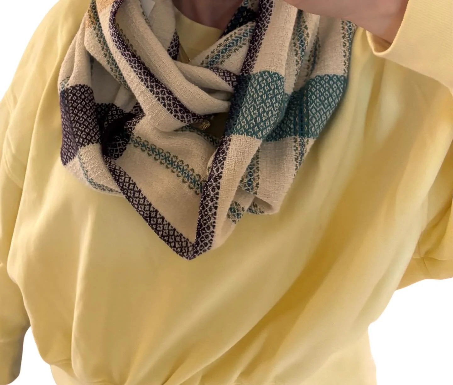 💛 For the yellow heart on your &ldquo;to gift&rdquo; list! It&rsquo;s the symbol of friendship, joy, and &ldquo;I&rsquo;m thinking of you.&rdquo; Who&rsquo;s the yellow heart in your life? Tag them and send some sunshine and maybe a Cercie their way