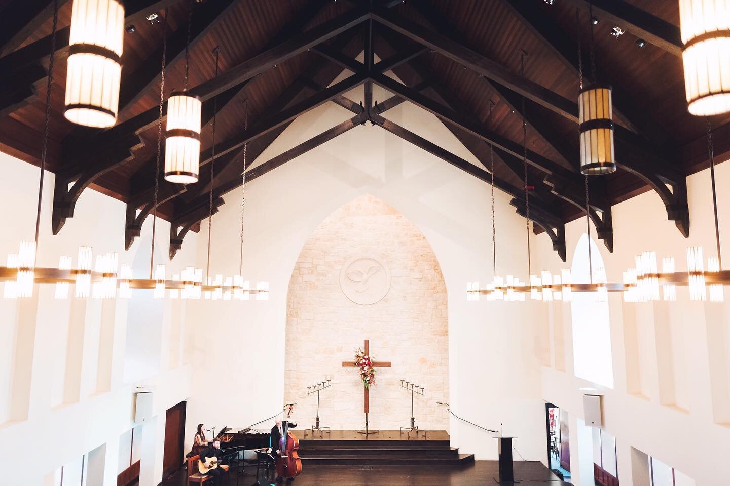 Throwback to this gorgeous church ceremony last December. 💒 ⁣
⁣
It&rsquo;s not often I get to play as a trio but I absolutely loooove it when I do! Piano, vocals, guitar, and upright bass is truly a magical combo. I vote more ceremony trios in 2021!