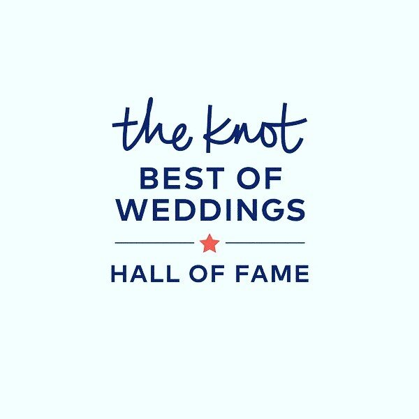 Wowow I&rsquo;m soooo excited to have won &ldquo;Best of Weddings&rdquo; again this year and to be in @theknot HALL OF FAME!! 🤩🎉 This means everything to my small lil&rsquo; business and I&rsquo;m so grateful to have the best job ever! Let&rsquo;s 