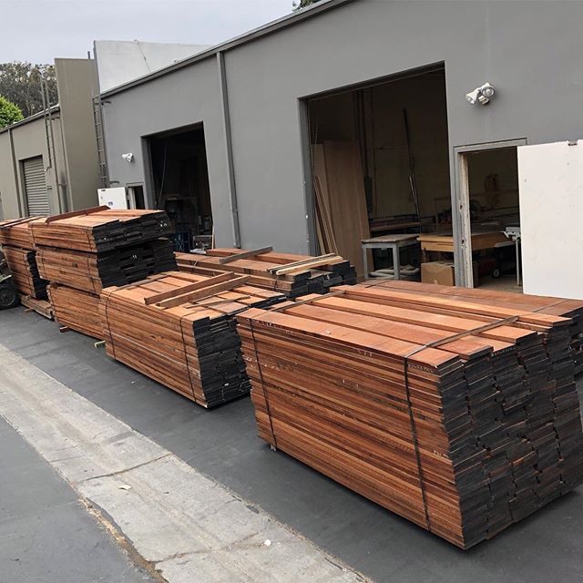 Another LARGE load of GENUINE Honduran Mahogany for an upcoming project!...
#tomdeasonbuildingco #design #architecture #architect #interiordesign #interior #customhome #homedesign #home #californiahome #socalliving #luxuryhome #dreamhouse #woodwork #