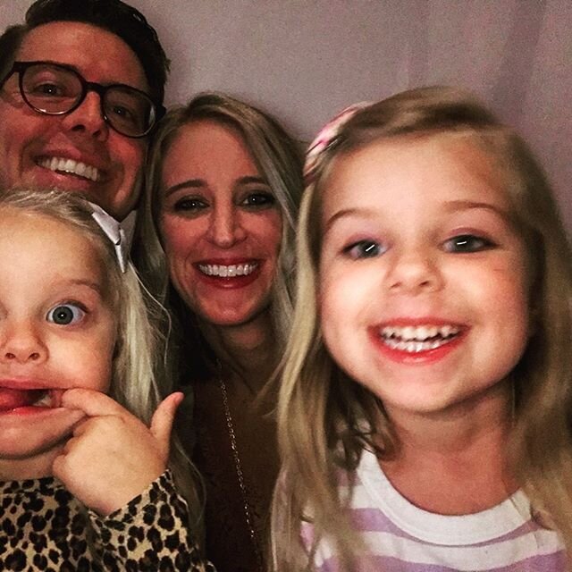 We are really good at family selfies #eviejandwileytate