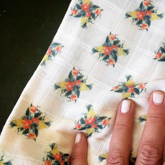This pattern was my surprise favorite when samples arrived. I love it on the muslin but I also want bedsheets ...and a dress ...and some pillows ... and maybe some wallpaper 🤷&zwj;♀️ ANNND... most of those things will be available for the very first