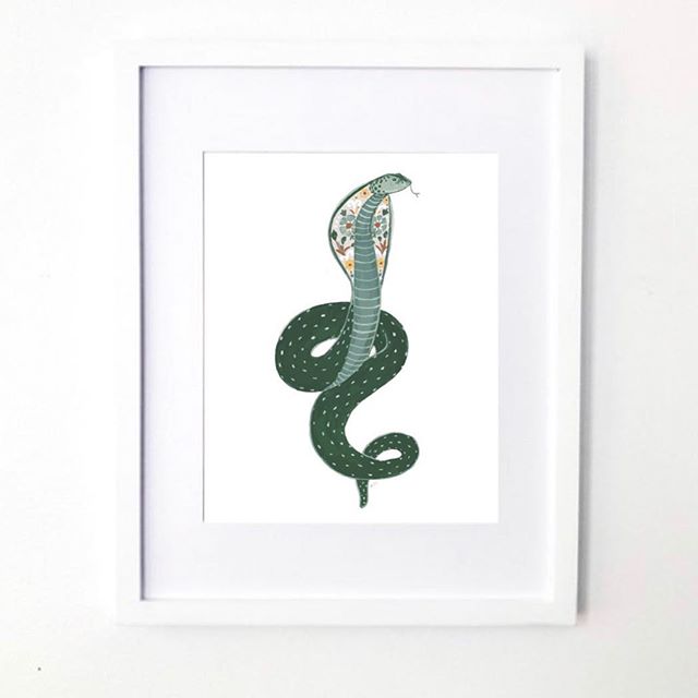 If you haven&rsquo;t already seen it don&rsquo;t forget to check out the Freebies in the product section of my shop! I set up some downloadable prints to celebrate the site launch including this cobra 🐍 
#snake #artprint #wallart #homedecor #shopdec