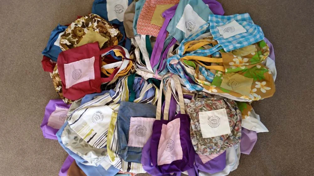phto-of-bomerang-bags.jpg