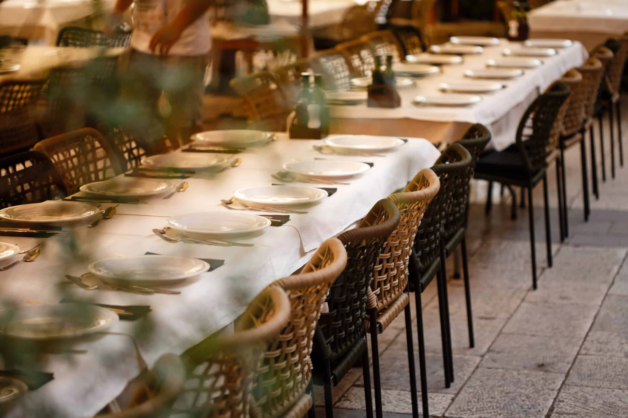 Styling Your Restaurant Tables for Spring Dining