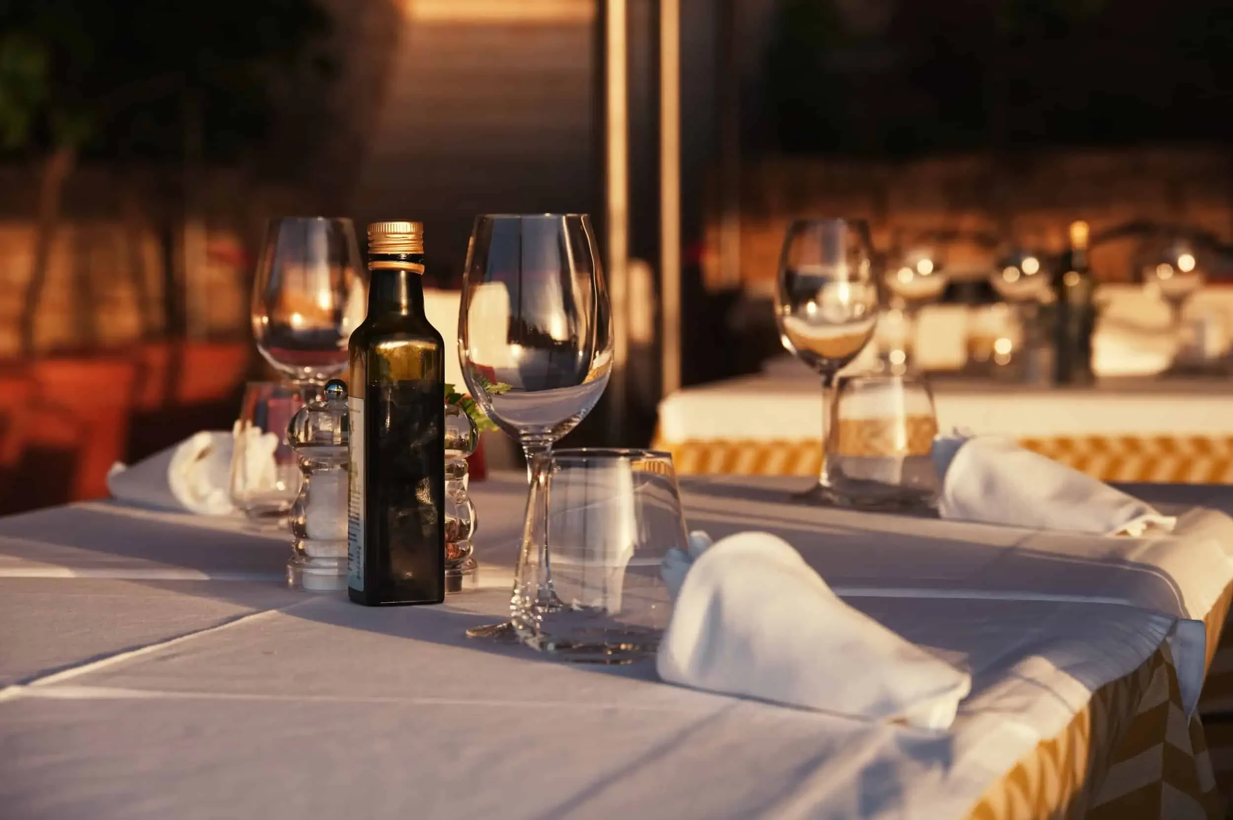 Doing Restaurant Laundry In-House vs. Partnering with a Pro: A Financial Breakdown for Reno Eateries