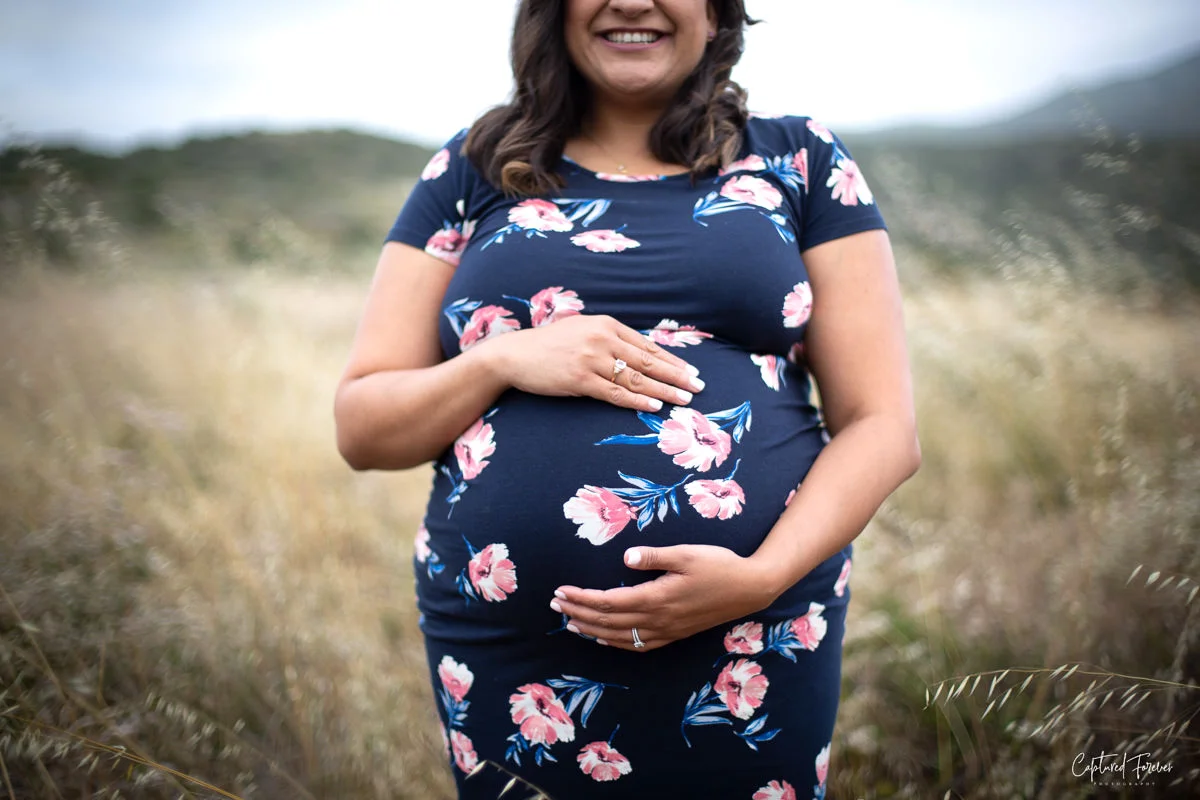 Captured-forever-photography_sweetwater-bridge-maternity-photoshoot_ladera-ranch-photographer (8 of 11).jpg
