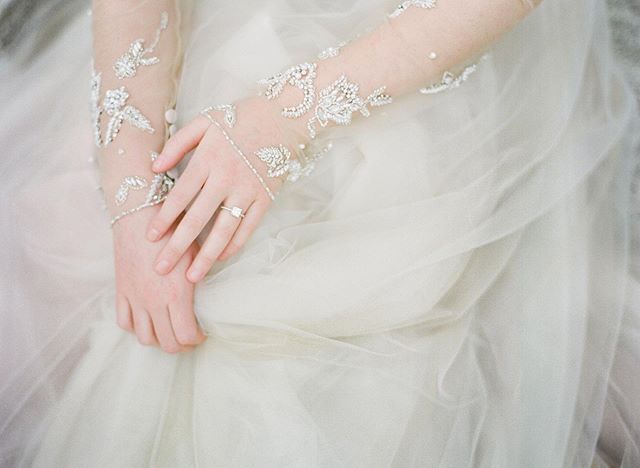 soft tulles.

@parisconnectionbridal @richardphotolab .
.
.
.
.
.

#photography #photographer #weddingphotography #weddingphtographer  #sfwedding #sanfranciscowedding #sfweddingphotographer #californiawedding #californiaweddingphotographer #bayareawe