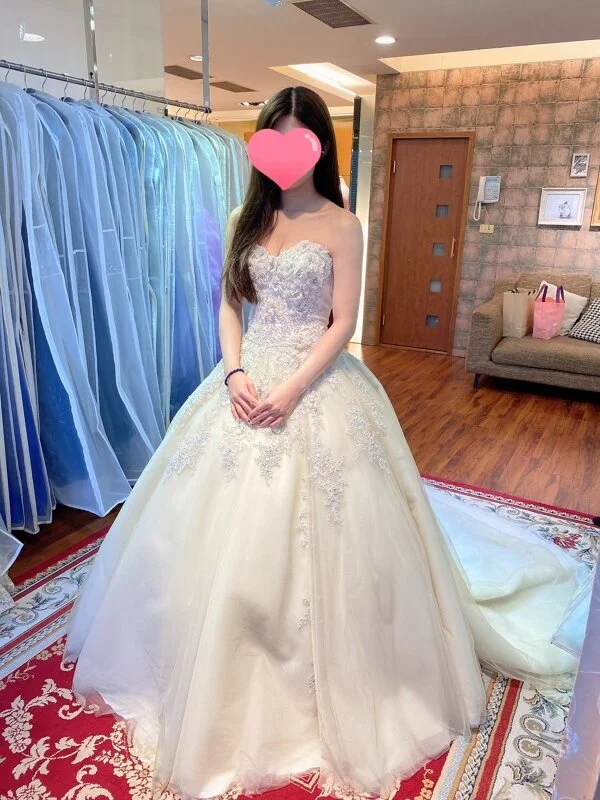 白宮婚紗試穿😘