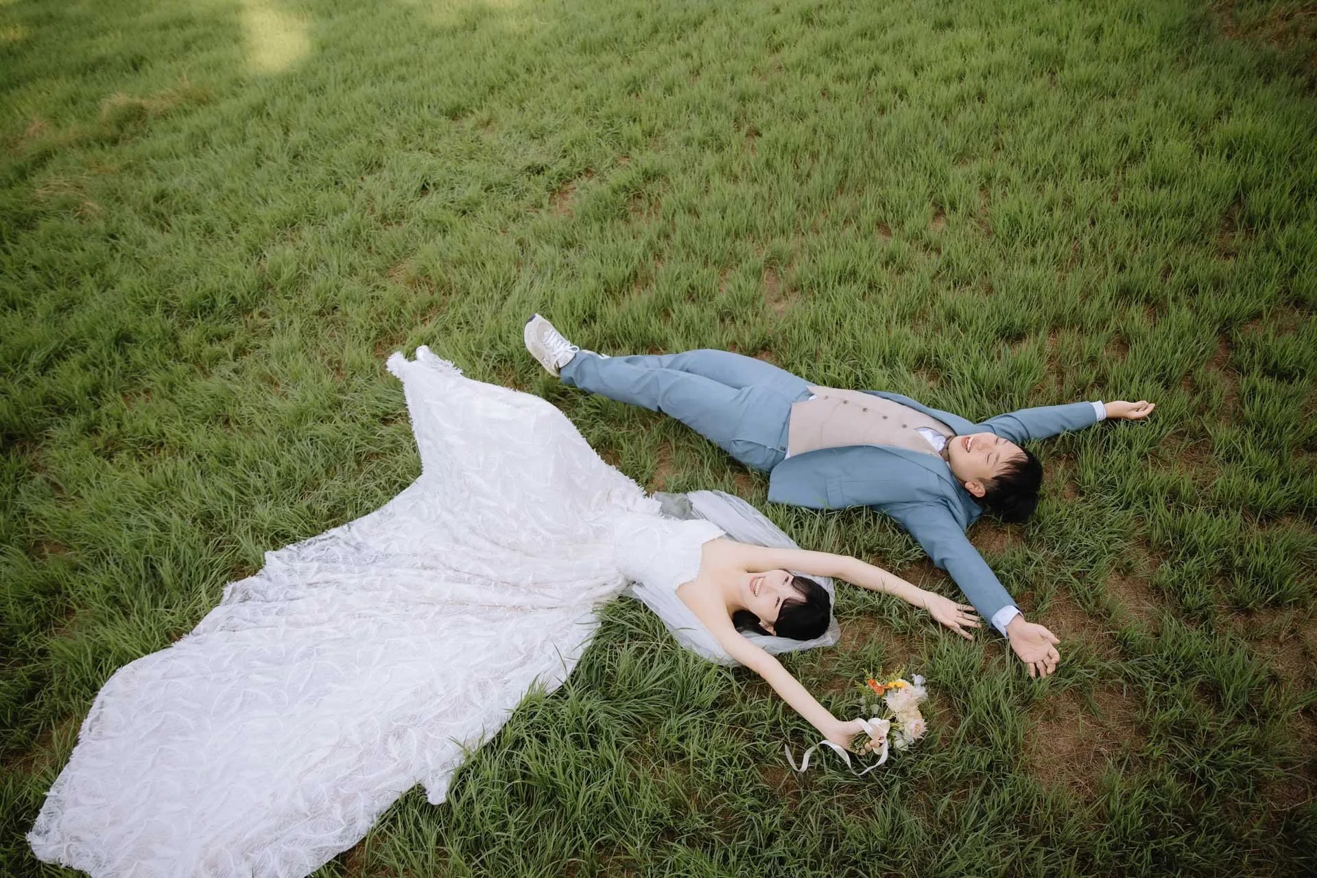 款式很多種也有很華麗的款式，不用擔心禮服舊或太老氣的問題...