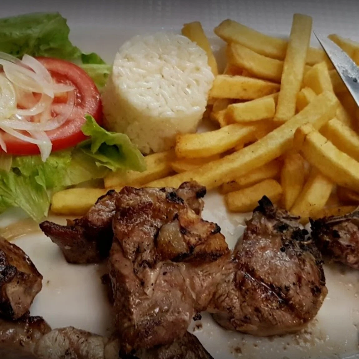 Casa Dos Passarinhos: Another locals lunch secret. Once again no English whatsoever but they are so friendly! Just get the grilled meat. It’s always delicious!