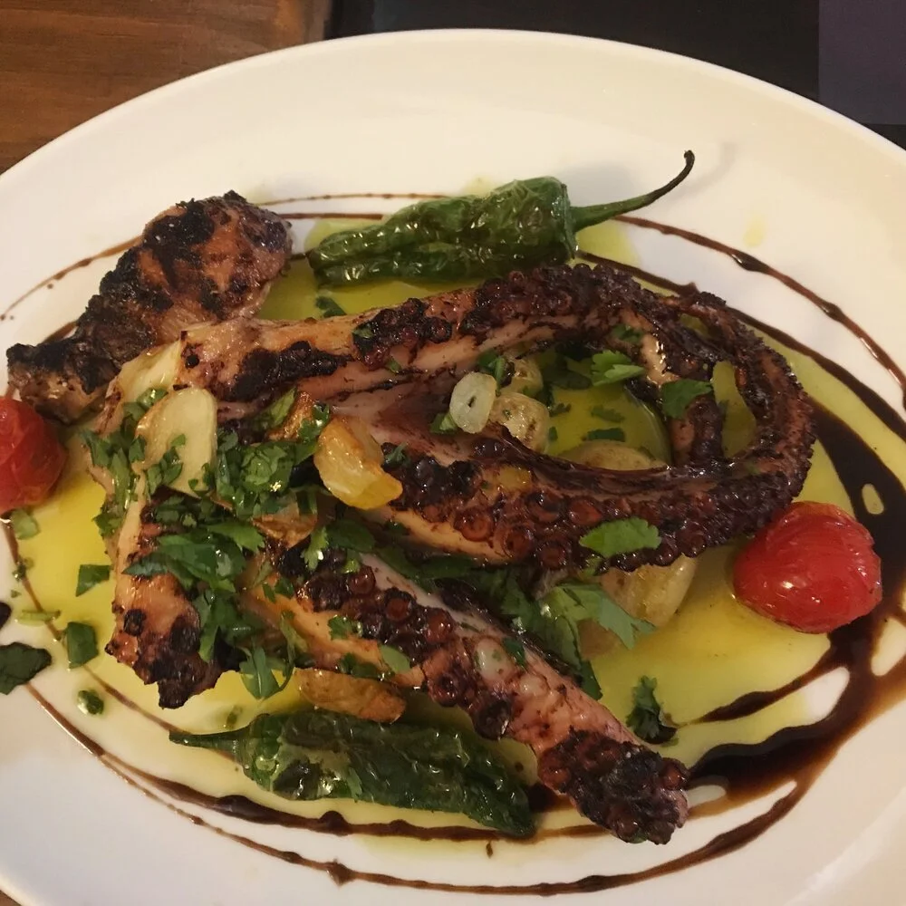 SanTelmo: A cozy very delicious spot for dinner and a bottle of wine in an otherwise quite touristy area