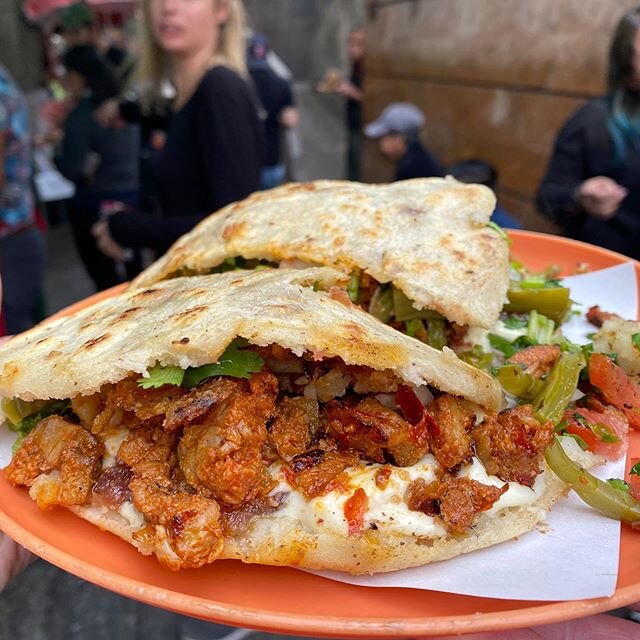 Memories 🇲🇽, February 2019. Mexico City delicious street food 🤤 .
.
#mexicocity #mexico #streetfood #thinkgloballylivelocally #thinkgloballyeatlocally #yummms 
Photo credit given to @jillyybeans before she bites my head off like she did these deli