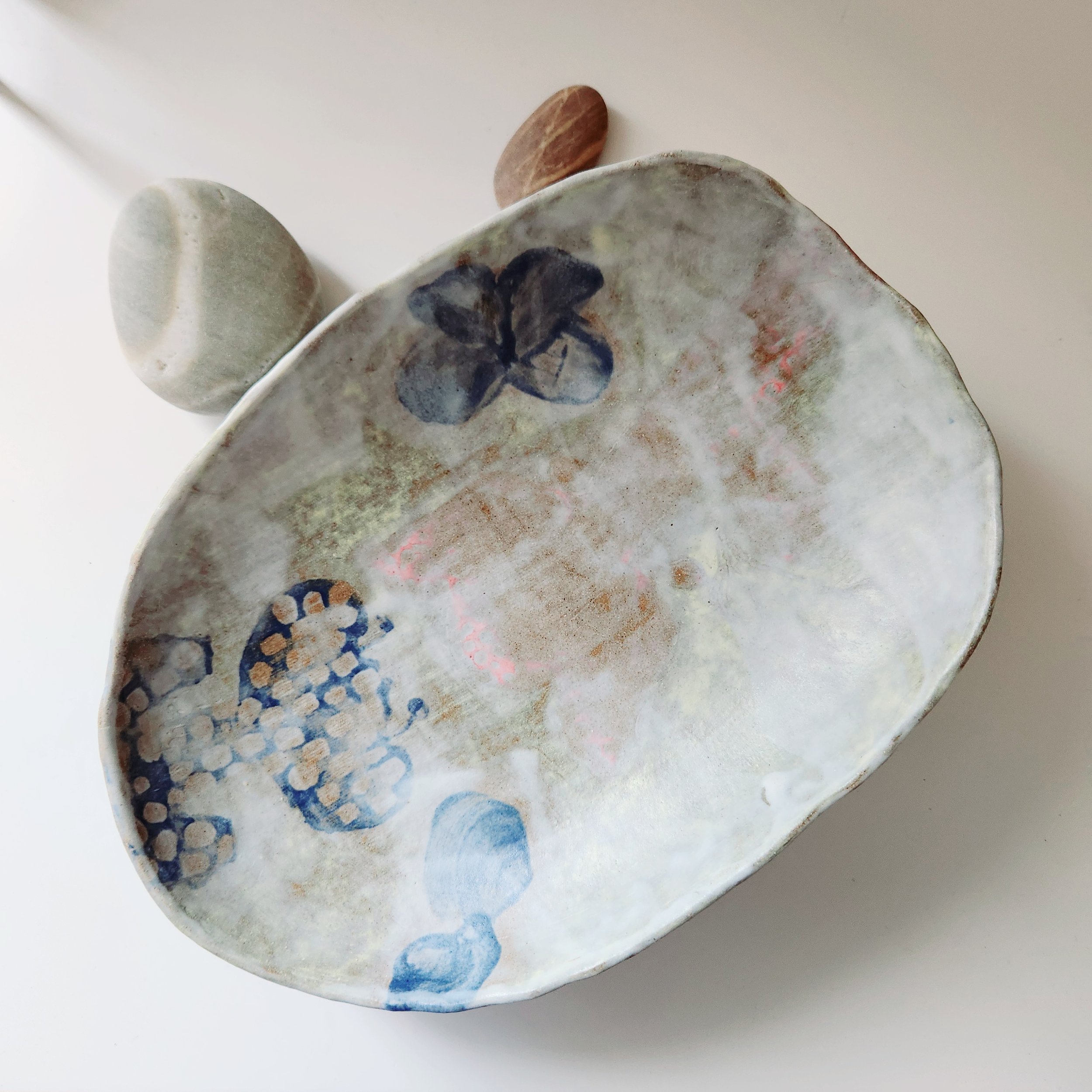 23 x 17 x 6 cm ............ 140 €