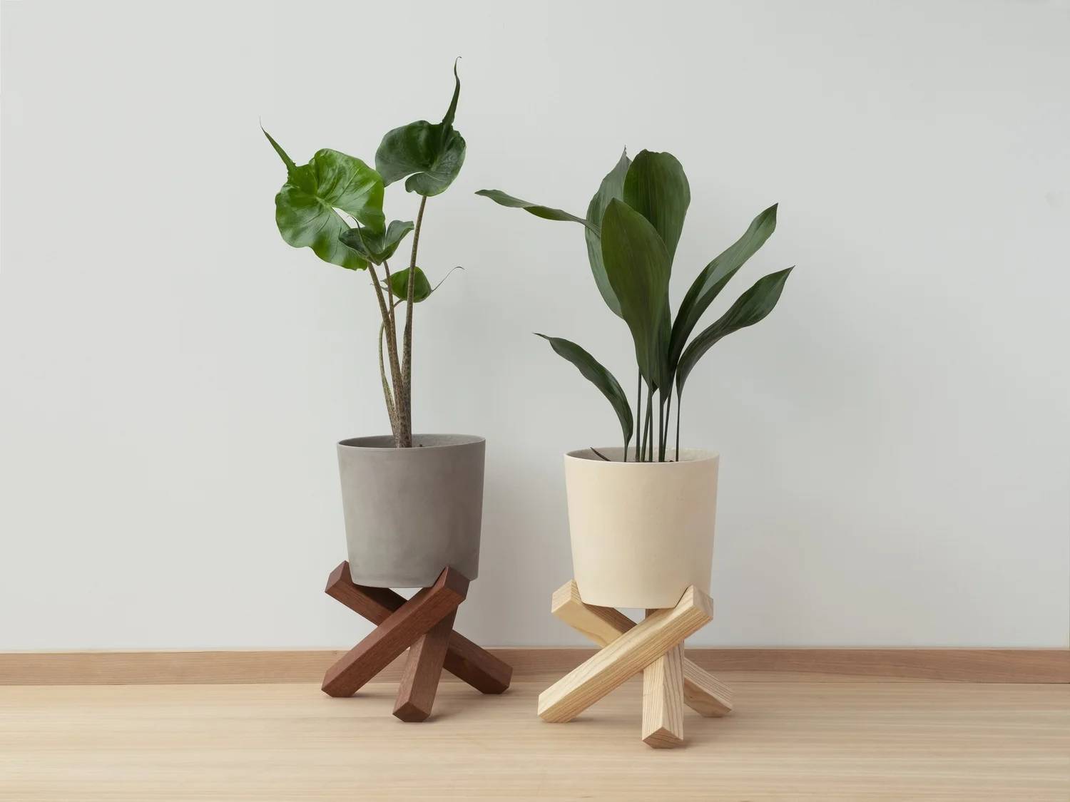 Sarang Plant Pot and Stand - Medium  Desmond Lim