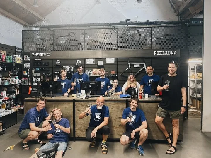prodejna přípitek happy.jpg