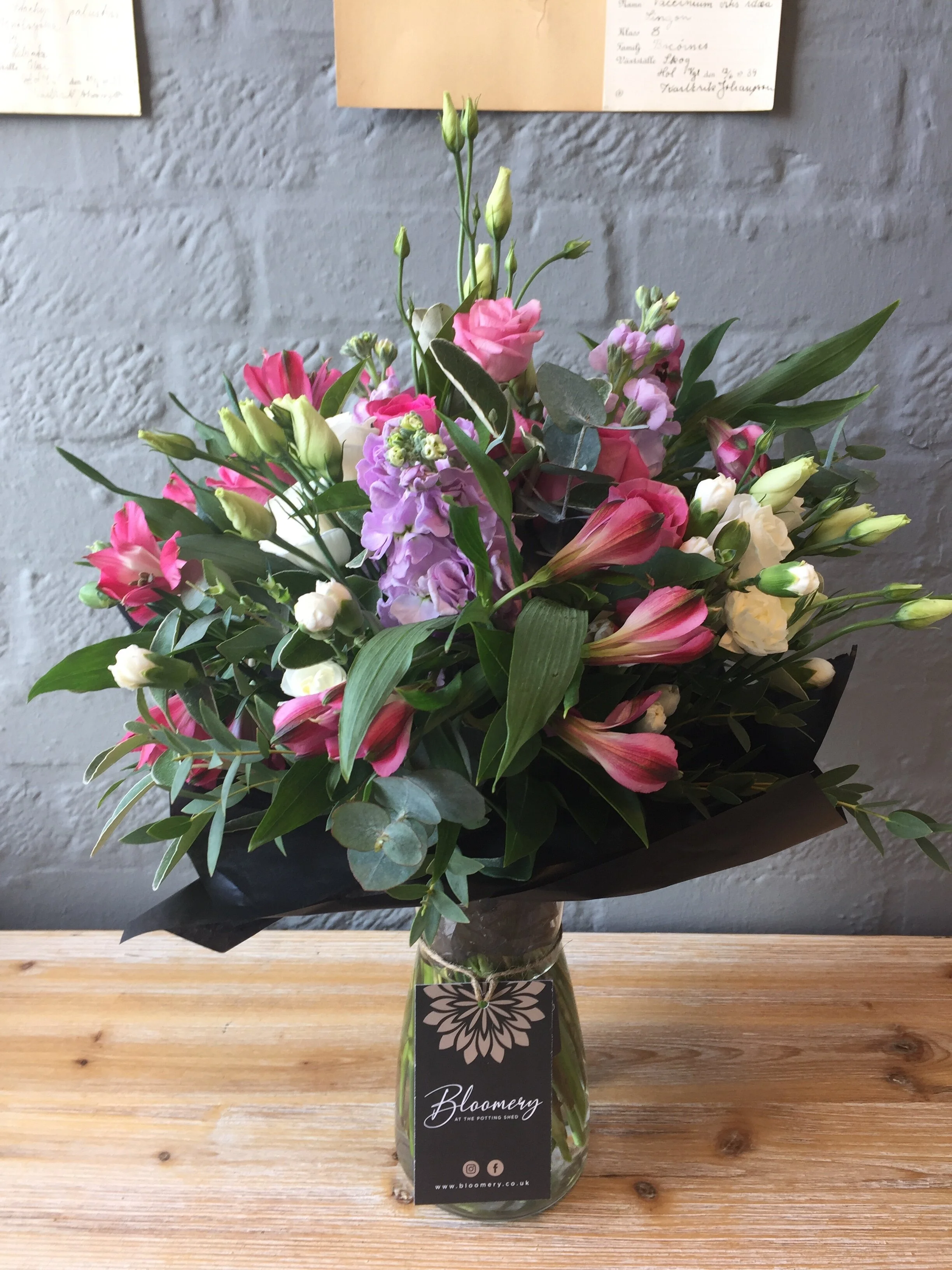 Beginners floristry including a hand-tied bouquet