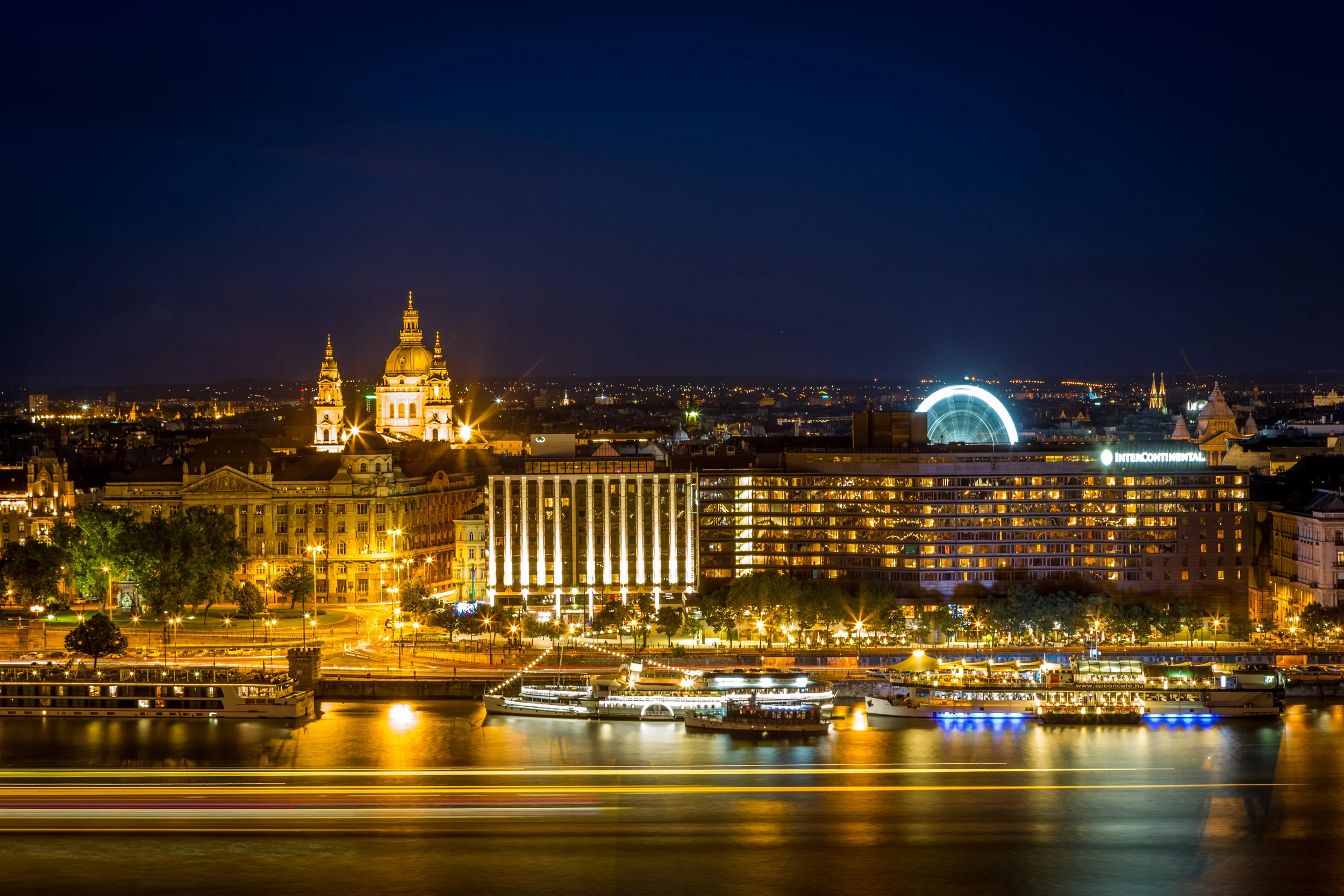Danube River and Pest Night View from Buda Castle, ISO100, 70mm, f/13, 69sec