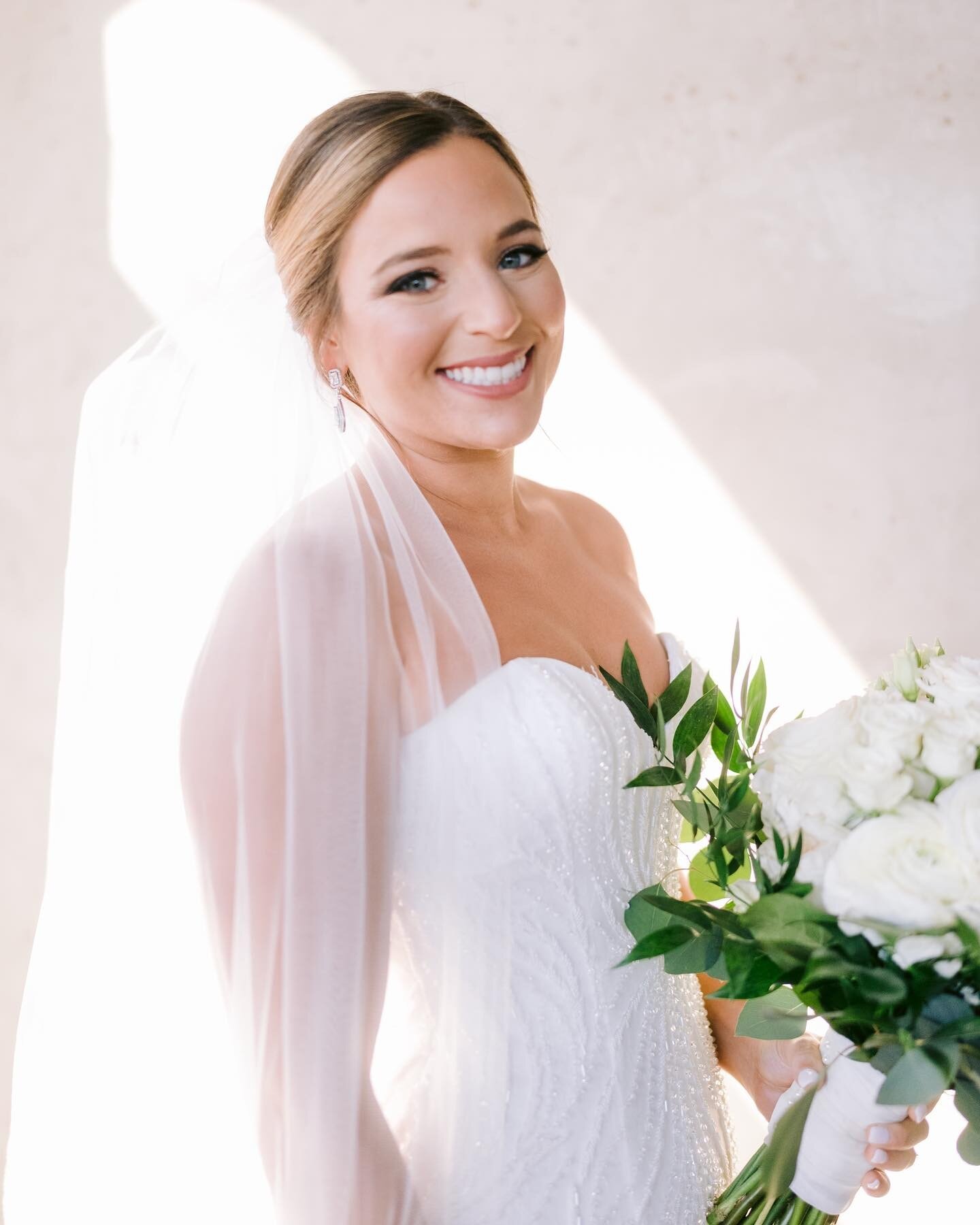 Perfect smiles and soft lighting ✨

Event Planners: @jdvoccasions @jdvoccasions_casey
Venue: @summerourstudio
Decor: @jimwhitedesignsatl
Caterer: @boldeventsatl
Photographer:@laurastonephoto 
Videographer: @kevinhurshfilms