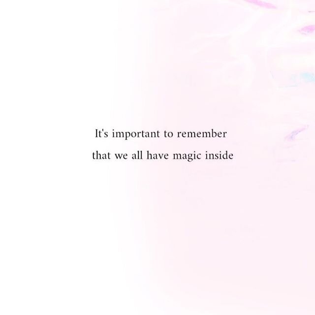 Open your heart to all you are, because you are everything.
You are the moon that dances on the ocean waves at night, the sun that glistens on the sandy shores, the stars that sparkle in the darkened skies. ✨🌙