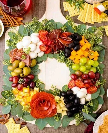 Christmas FoodCraft Wreath2.jpg