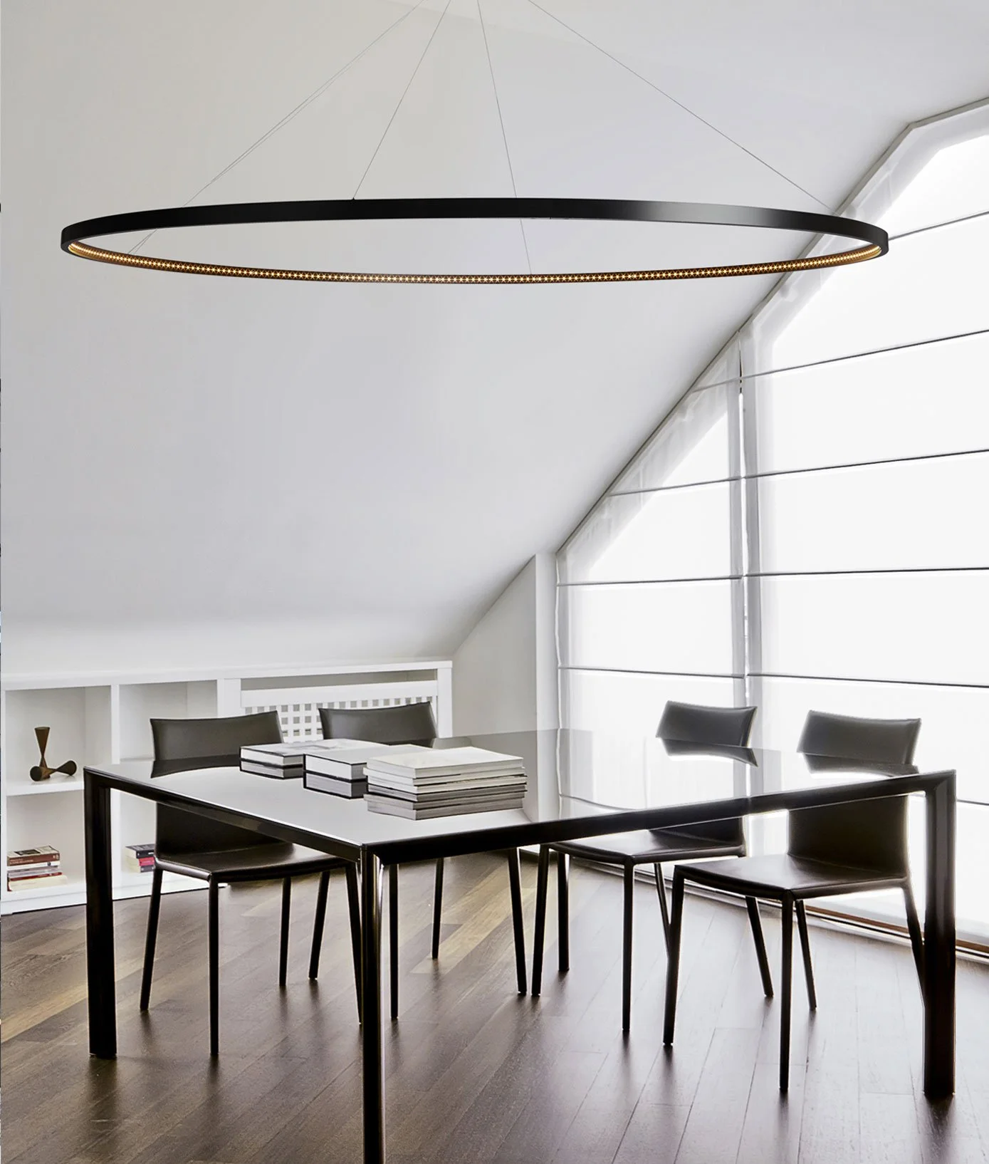 LEDEUN-SITE_Home-circle-bureau.jpg