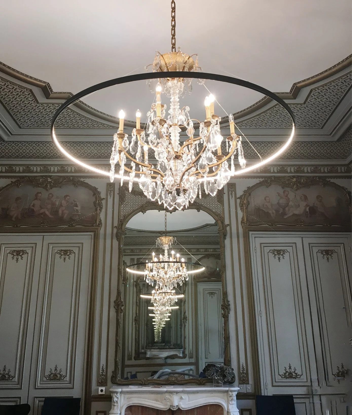 LEDEUN-SITE_Home-circle-lustre.jpg