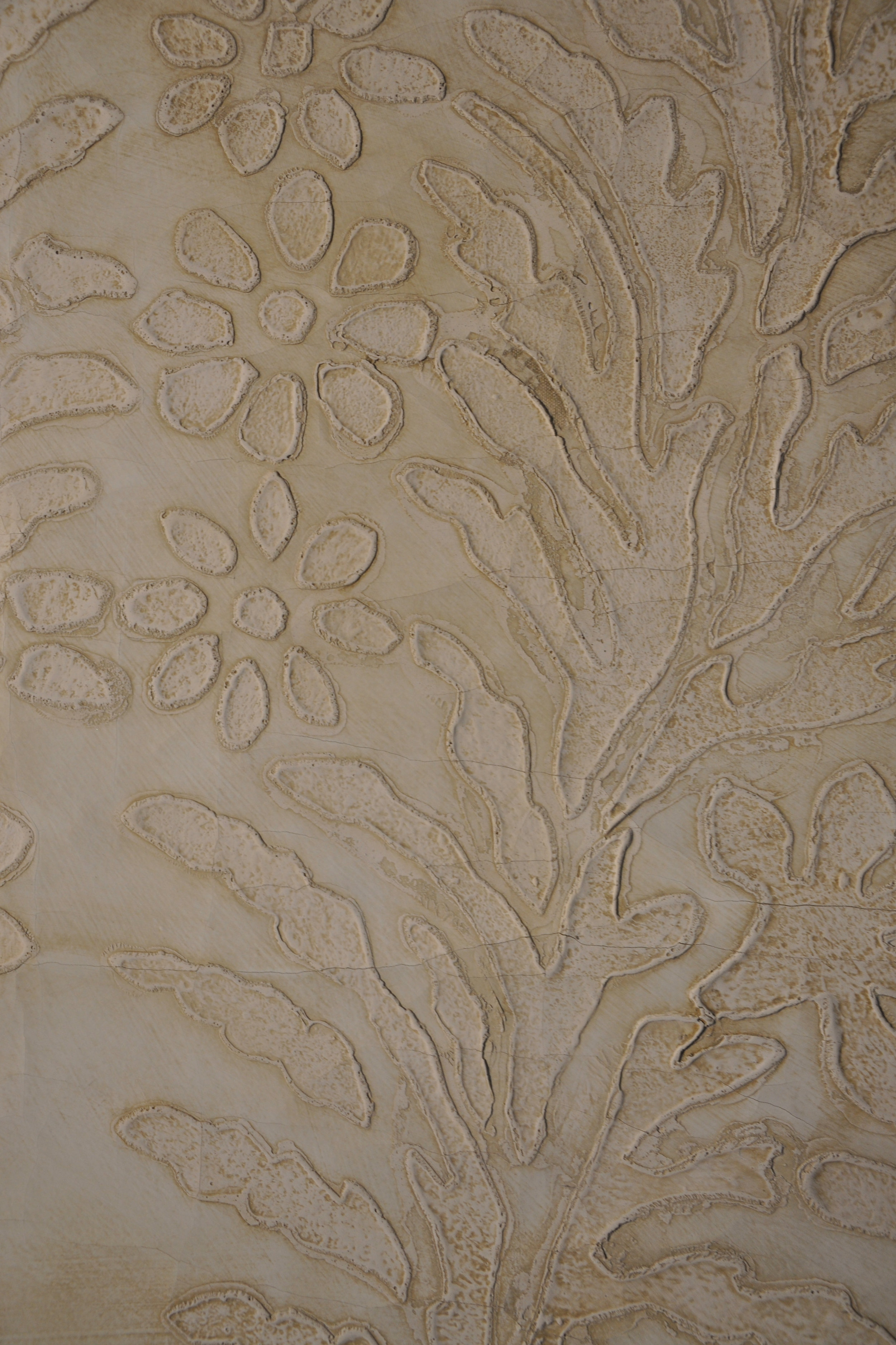 MURAL SAMPLE OF EMBOSSED FLORAL DESIGN