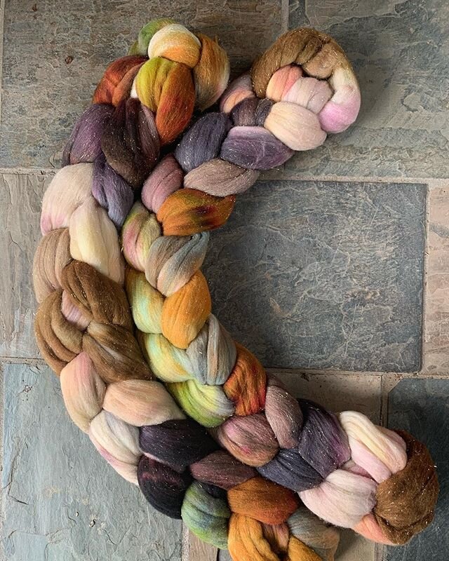 Oh man ... squishy mail is always SO. EXCITING!!!!! The colors in @createdbyelsieb Fox Den colorway are STUNNING! Deep eggplant purples, warm browns, rusty oranges, pale baby pinks, and fresh spring greens ... plus a pinch of sparkle in this Rambouil