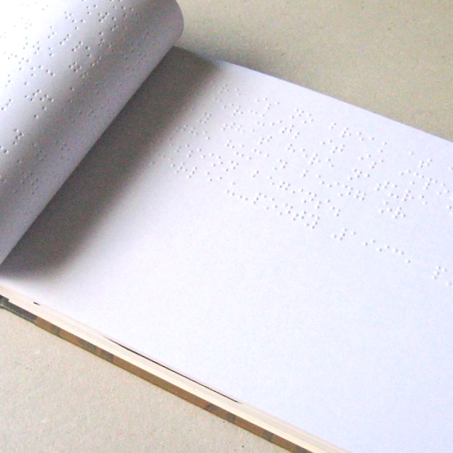 Brille text in handmade artist's book