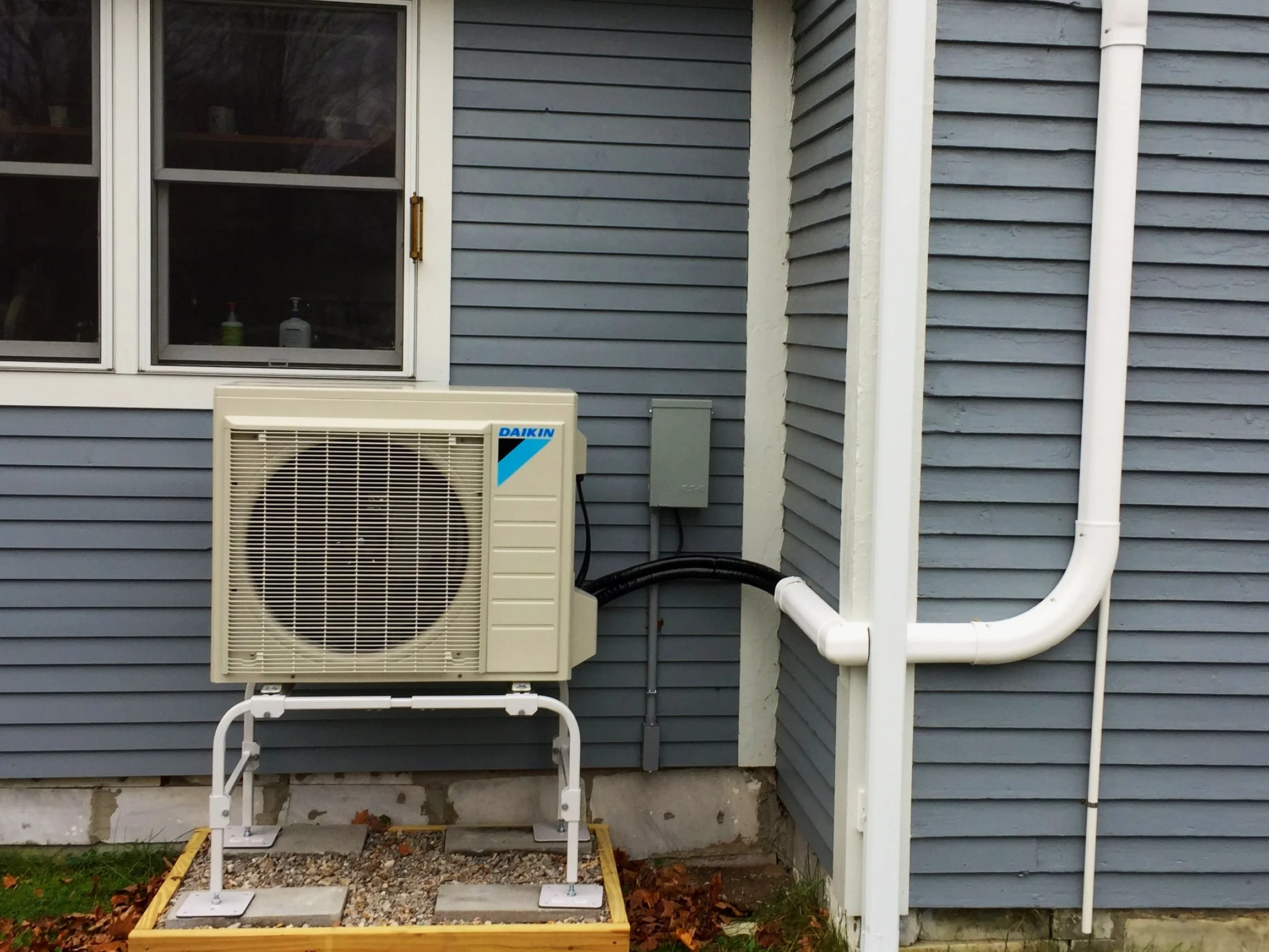 Outside+Heat+Pump+2.jpg