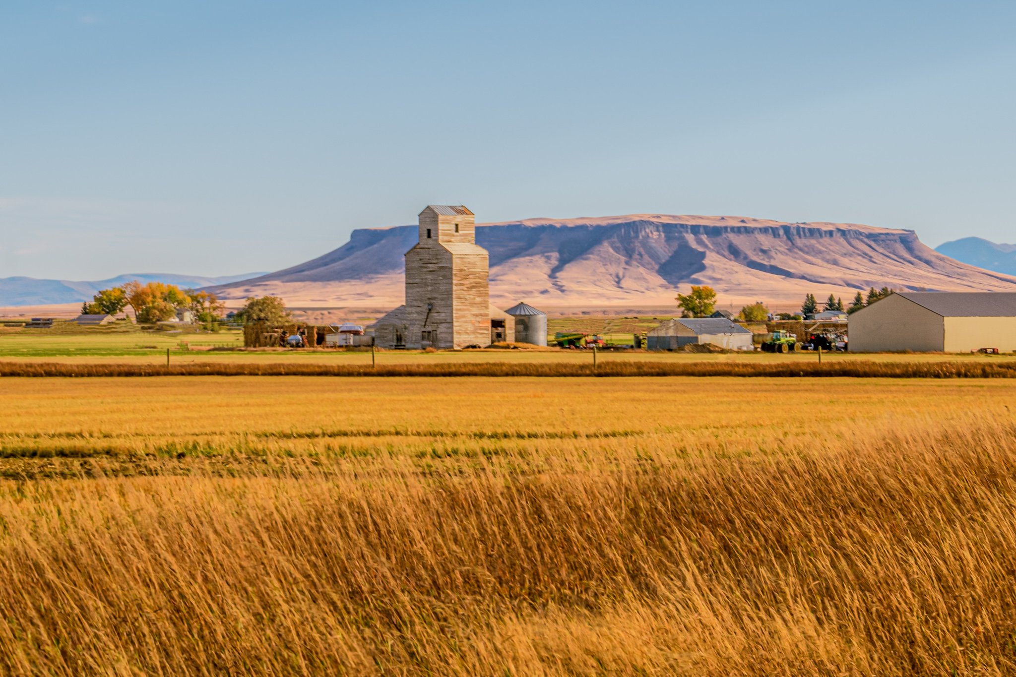 Old grain elevator at Square Butte (Copy)