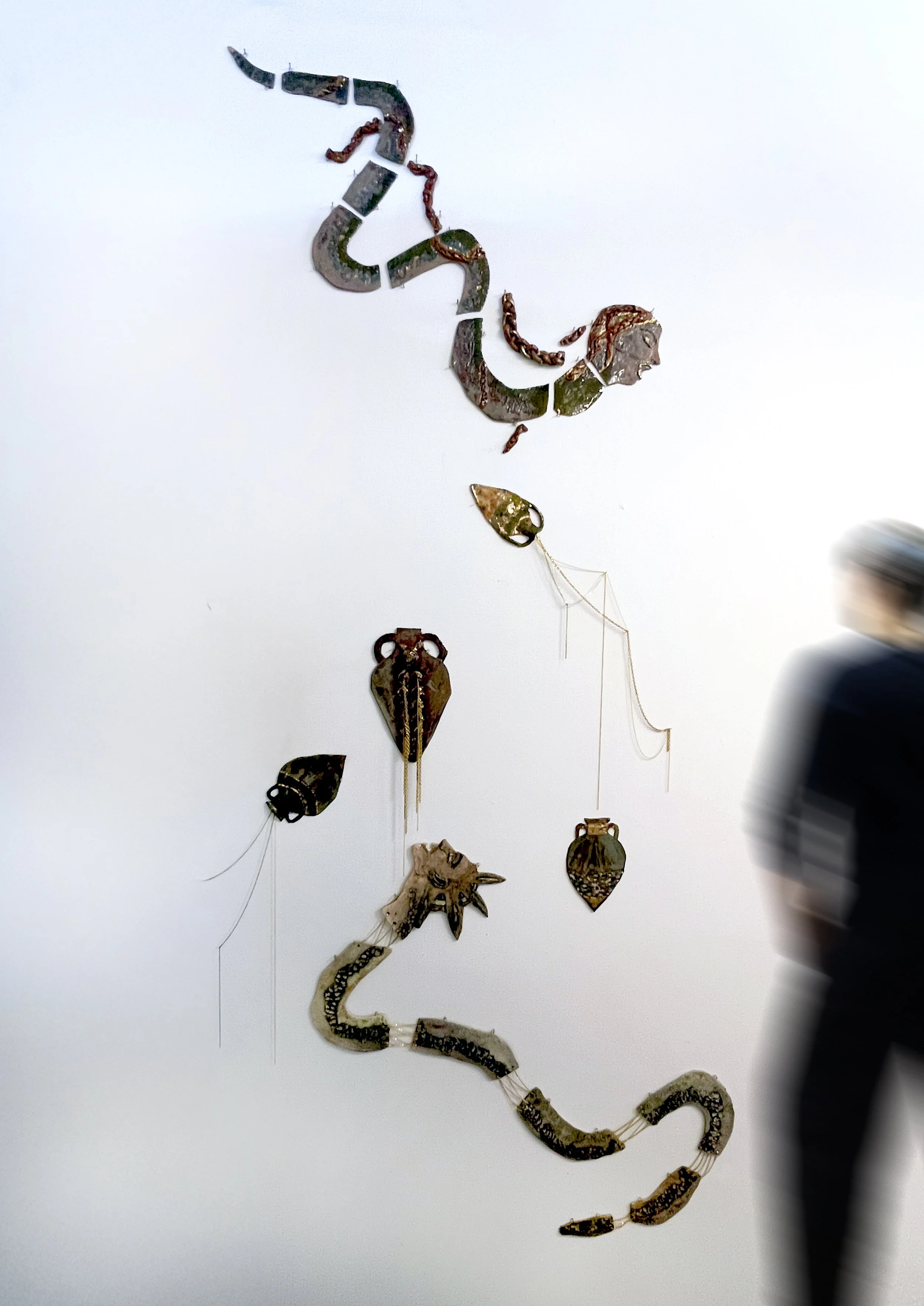 snake lady wall person blur.jpg